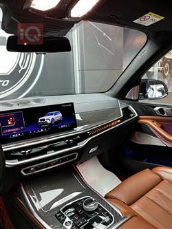 بی ئێم دەبڵیو X7